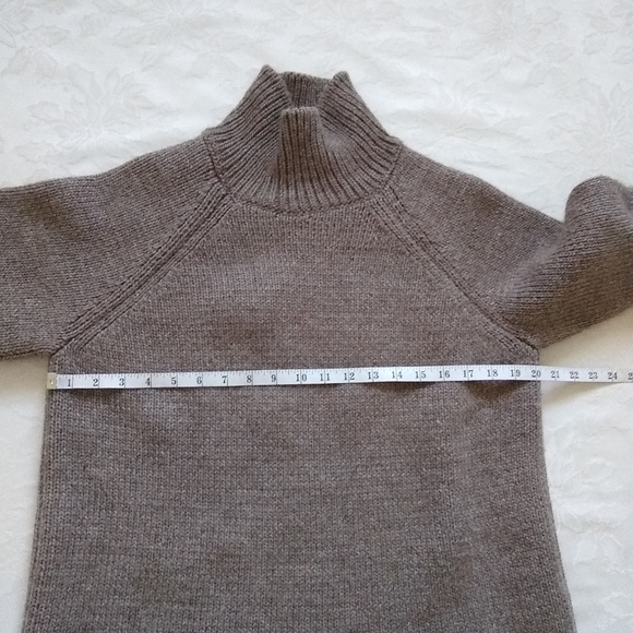 Tory Burch wool alpaca raglan turtleneck dark oatmeal sweater - Picture 6 of 10